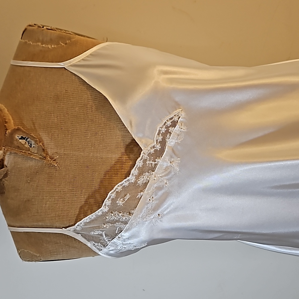 Vintage Long lacy beaded chemise by Valerie Stevens - Picture 8 of 11